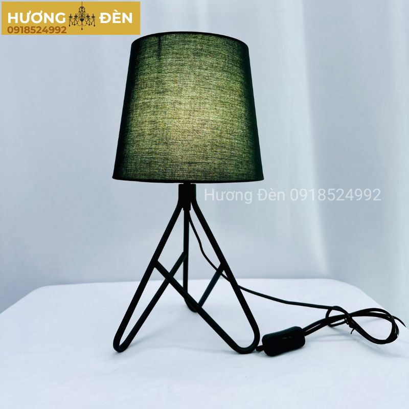 den-ban-chinh-hang-db13-den